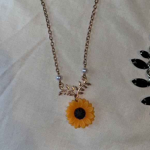 Jewelry bundle!! - Picture 2 of 6